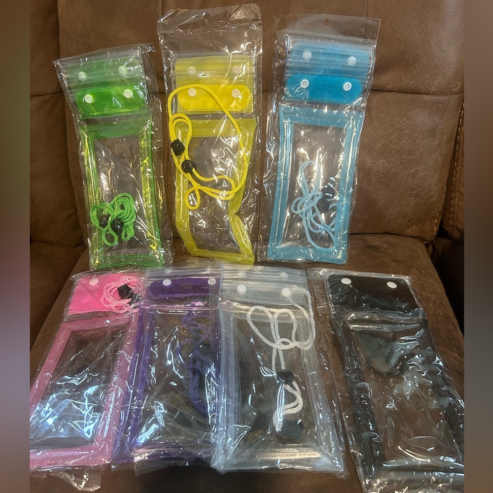Universal 7 Pk Underwater Floating Protection Phone📱Case Bag for Beach🏖️Diving